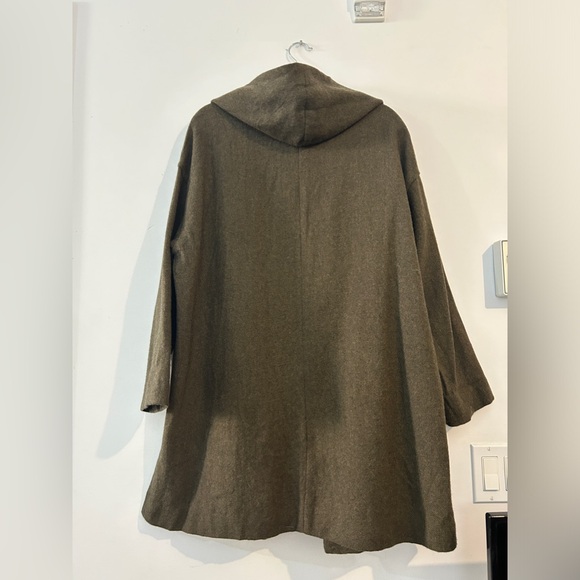 Hooded wool coat - Picture 3 of 4